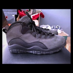 Jordan retro 10 shadows size 10.5